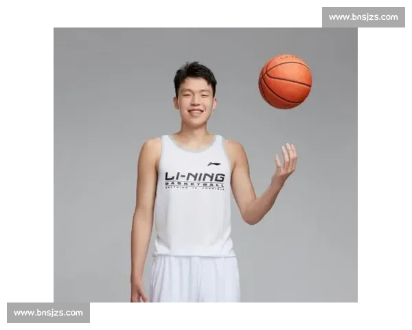 杨瀚森开拓者首日:拥抱阿夫迪亚,笑谈汉堡,16 号球衣开启新章