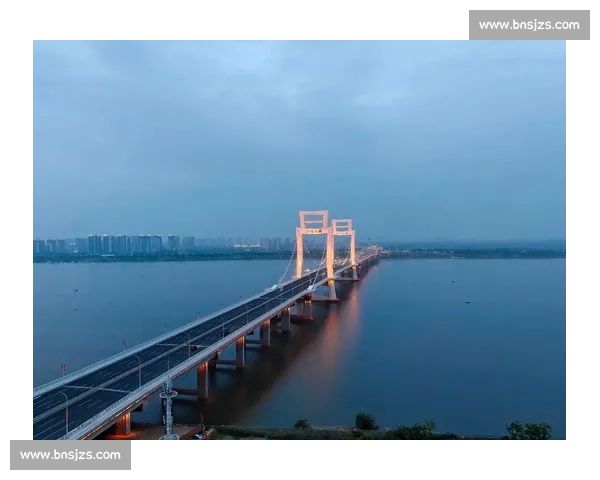 洪州大桥见证万人双向奔赴 南昌夜跑点燃全城热恋